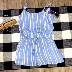 Cute and fresh romper from Hawaiian Tropic. Women’s size L.